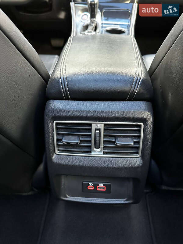 Седан Nissan Maxima 2019 в Киеве