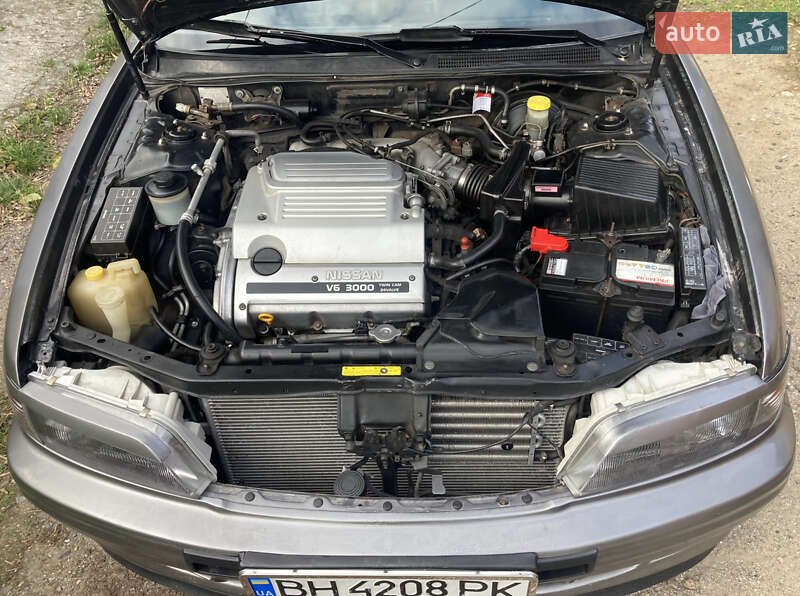 Седан Nissan Maxima 1996 в Одесі