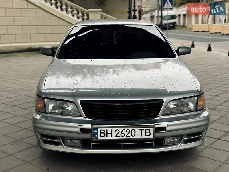 Седан Nissan Maxima 1998 в Одессе