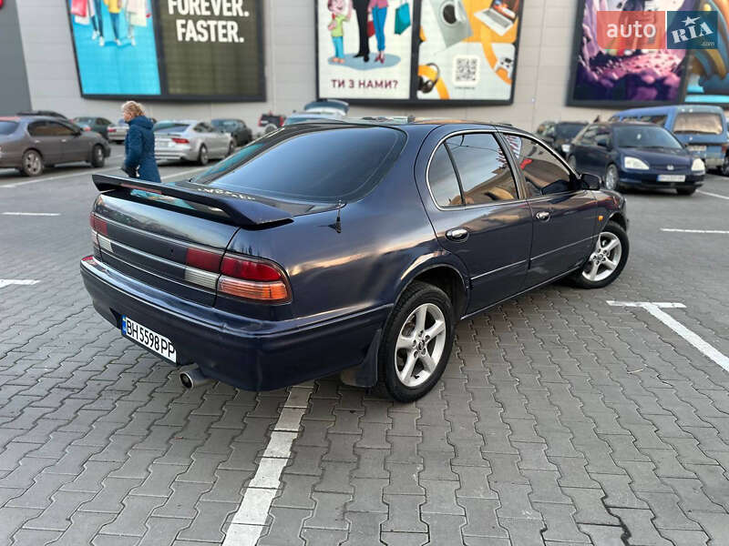 Седан Nissan Maxima 1998 в Одессе