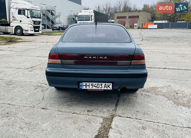 Седан Nissan Maxima 1997 в Одессе