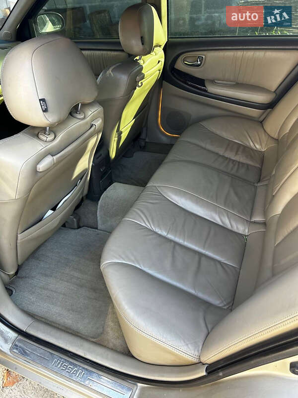 Седан Nissan Maxima 2000 в Сквирі