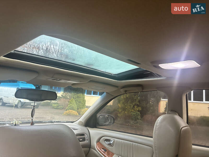 Седан Nissan Maxima 2003 в Рівному