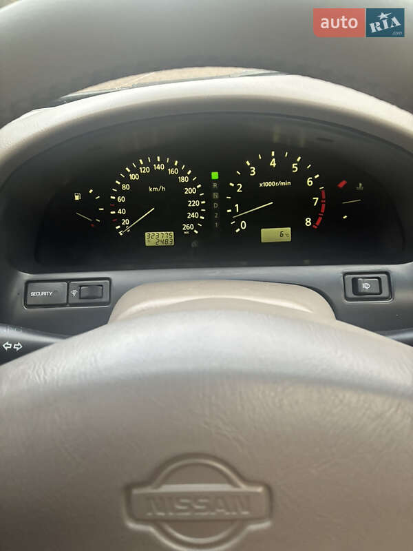 Седан Nissan Maxima 2003 в Рівному