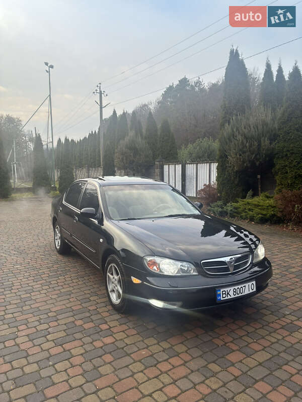 Седан Nissan Maxima 2003 в Рівному