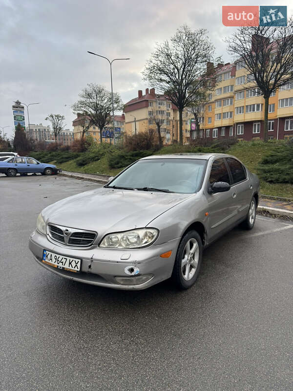 Седан Nissan Maxima 2002 в Киеве