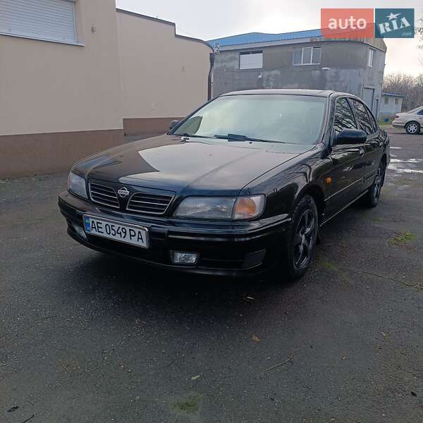 Седан Nissan Maxima 1999 в Запорожье