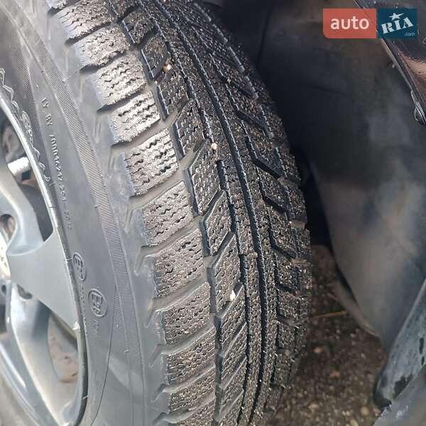 Седан Nissan Maxima 1999 в Запорожье