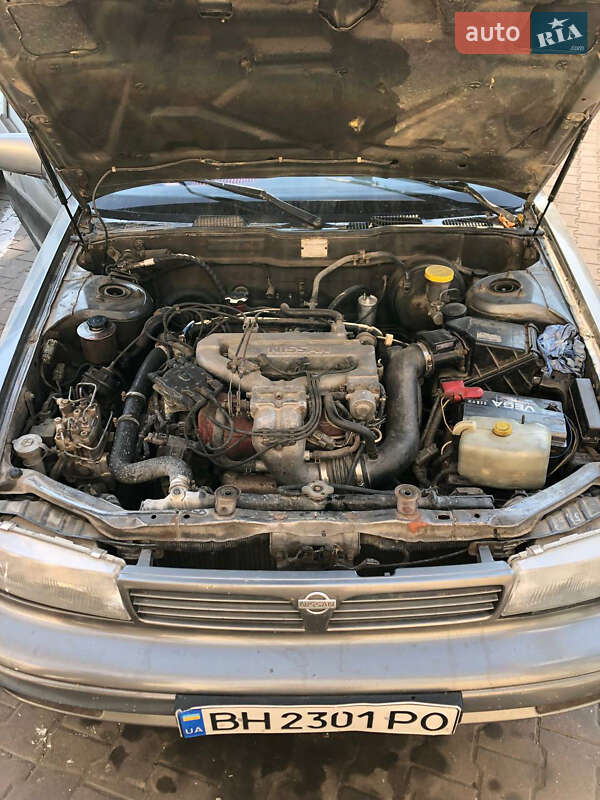 Седан Nissan Maxima 1989 в Чорноморську