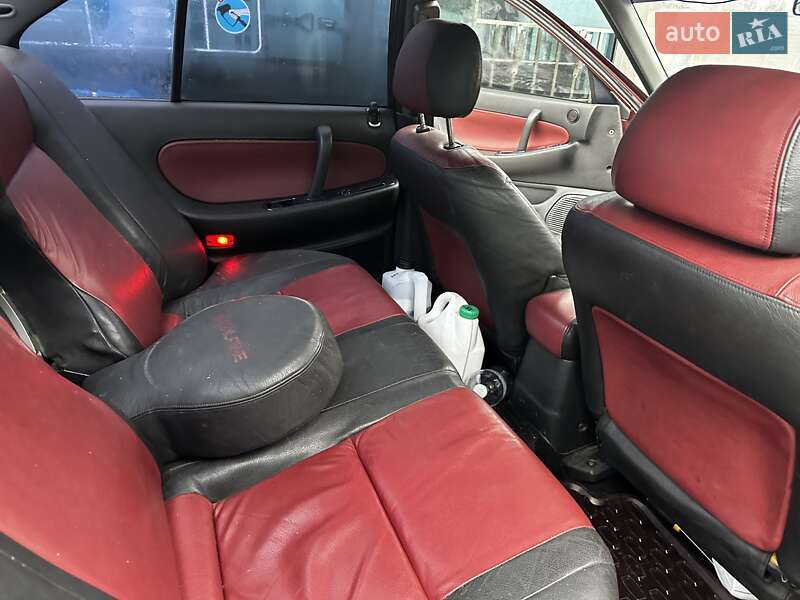 Седан Nissan Maxima 1993 в Одесі