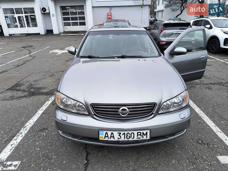 Седан Nissan Maxima 2004 в Киеве