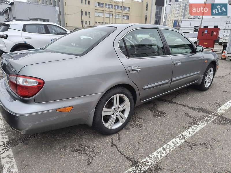 Седан Nissan Maxima 2004 в Киеве