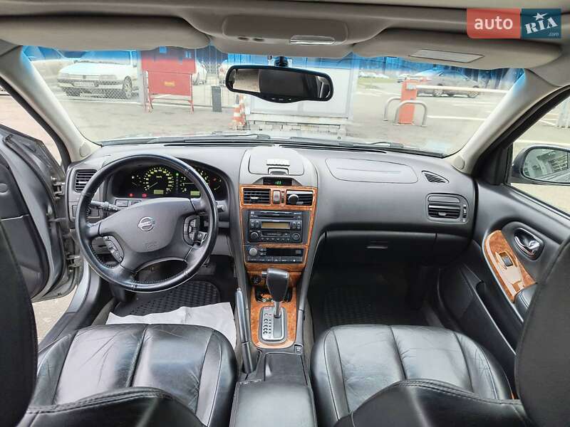 Седан Nissan Maxima 2004 в Киеве