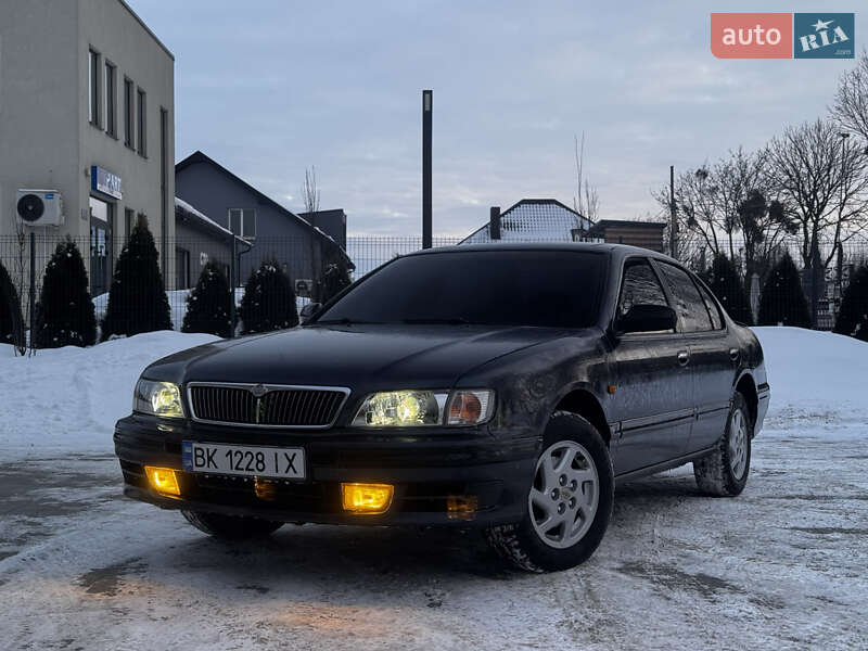 Седан Nissan Maxima 1999 в Луцьку