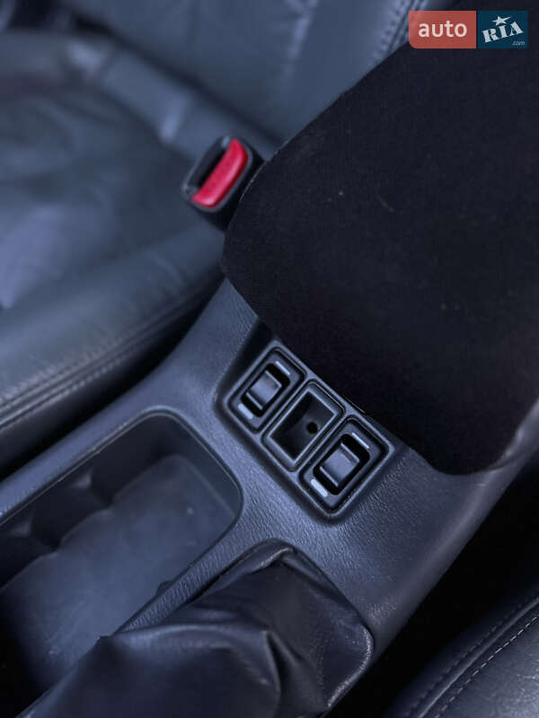 Седан Nissan Maxima 1999 в Луцьку