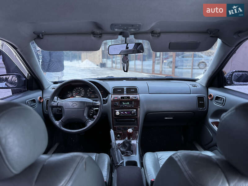 Седан Nissan Maxima 1999 в Луцьку