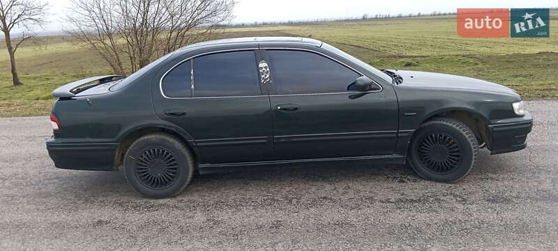 Седан Nissan Maxima 1997 в Измаиле