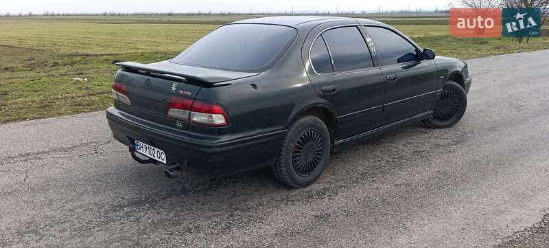 Седан Nissan Maxima 1997 в Измаиле