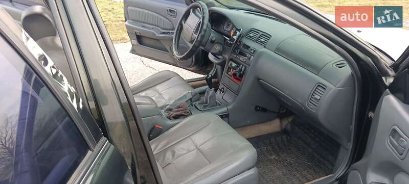Седан Nissan Maxima 1997 в Измаиле