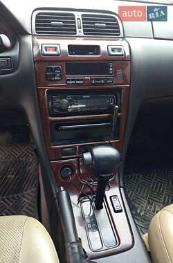 Седан Nissan Maxima 1999 в Киеве