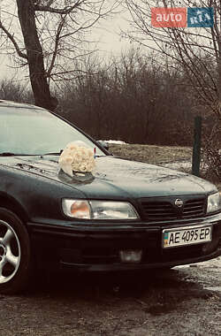 Седан Nissan Maxima 1997 в Дніпрі