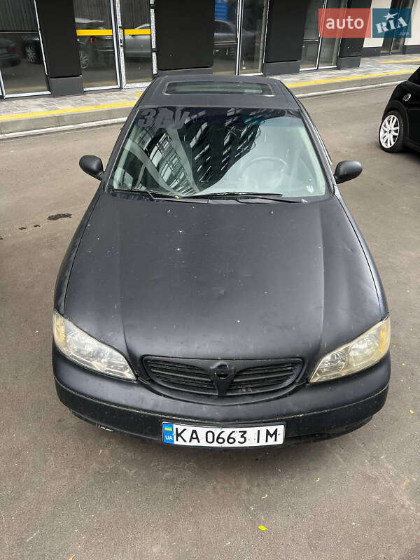 Седан Nissan Maxima 2002 в Києві