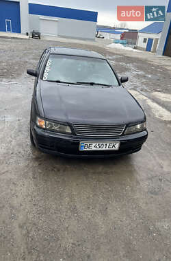 Седан Nissan Maxima 1996 в Кривом Озере