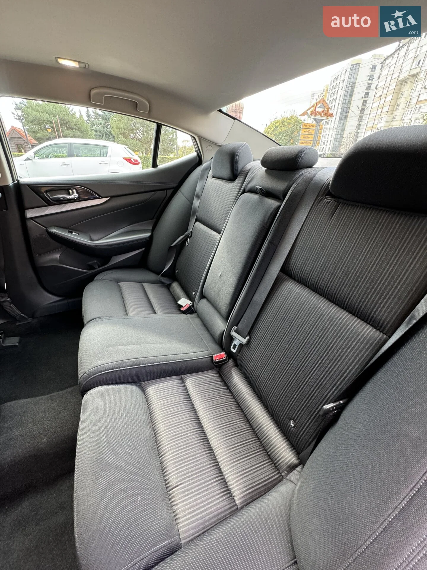 2016 Nissan Maxima - мініатюра 18