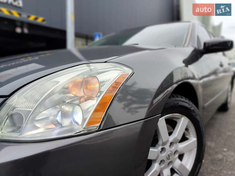 Седан Nissan Maxima 2005 в Киеве