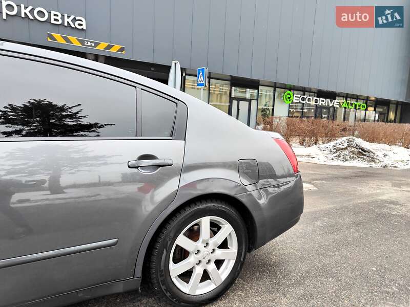 Седан Nissan Maxima 2005 в Киеве