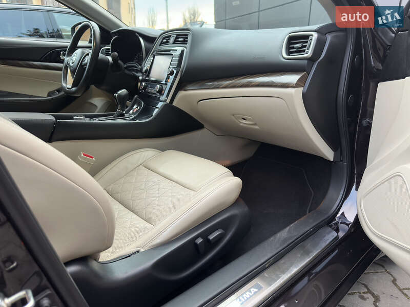 Седан Nissan Maxima 2016 в Одесі
