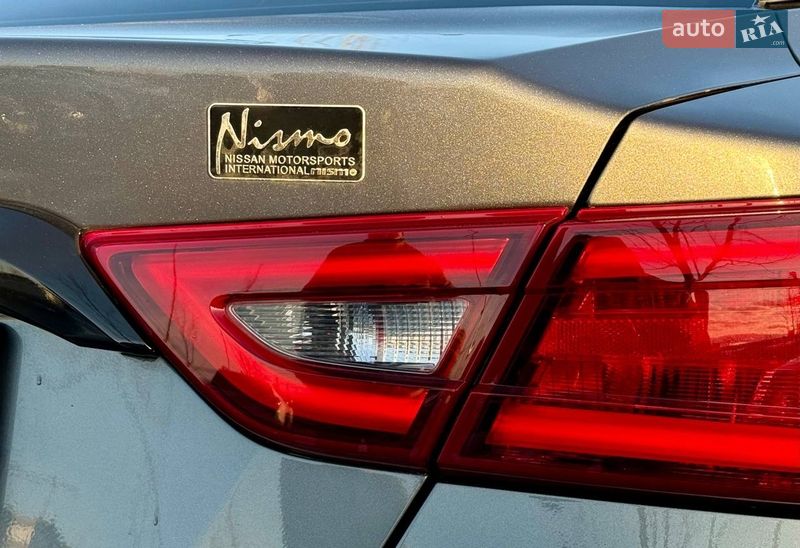 Седан Nissan Maxima 2016 в Киеве