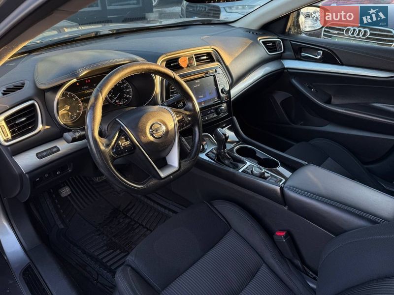 Седан Nissan Maxima 2016 в Киеве
