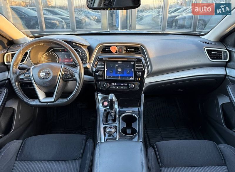 Седан Nissan Maxima 2016 в Киеве