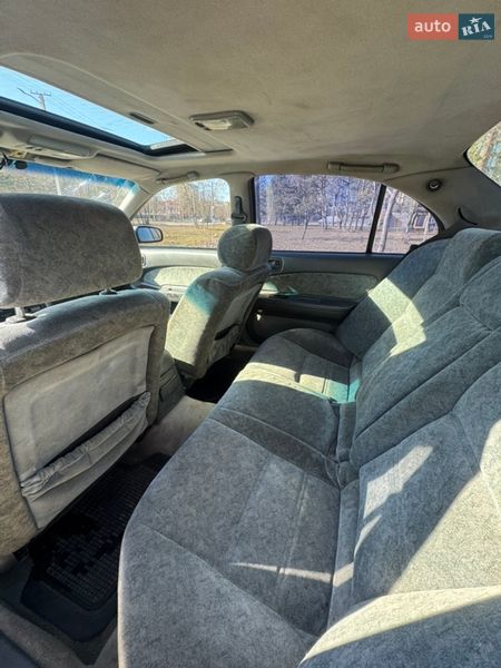 Седан Nissan Maxima 1998 в Днепре