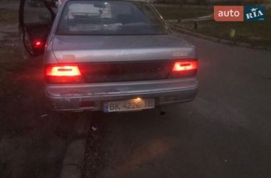 Седан Nissan Maxima 1991 в Києві