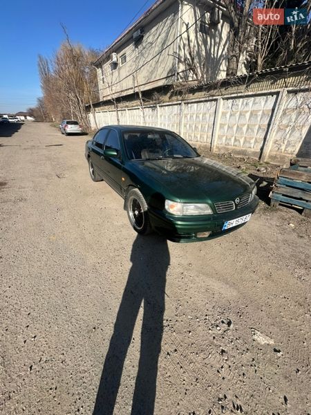 Седан Nissan Maxima 1998 в Одессе