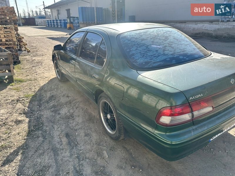 Седан Nissan Maxima 1998 в Одессе