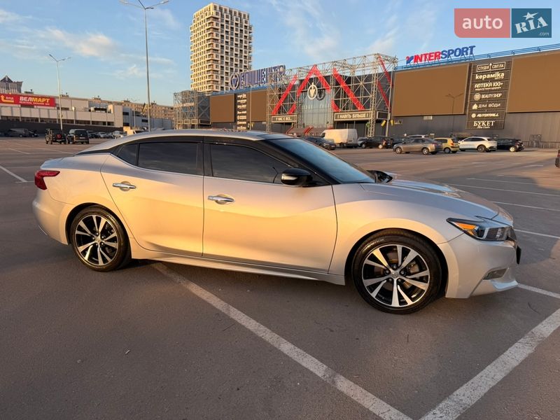 Седан Nissan Maxima 2018 в Киеве