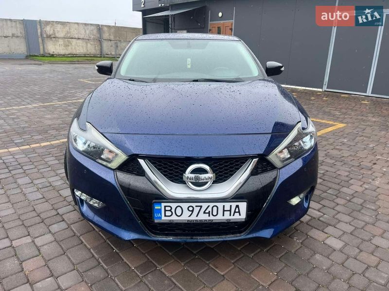 Седан Nissan Maxima 2015 в Теофиполе