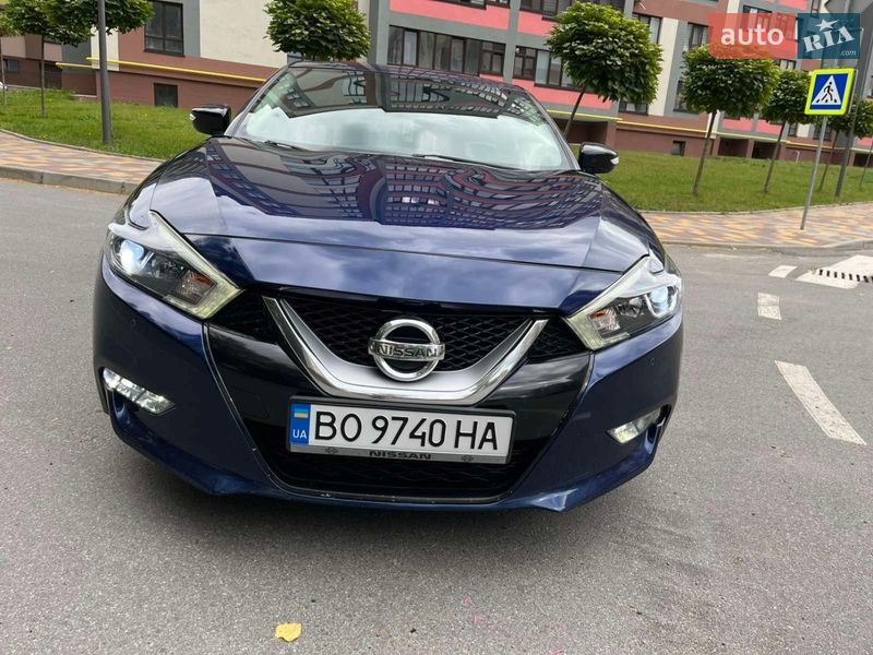 Седан Nissan Maxima 2015 в Теофиполе