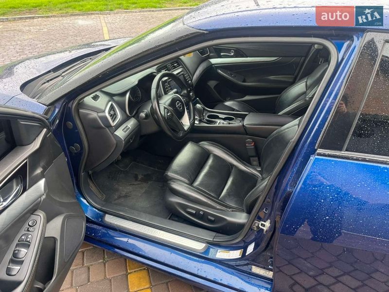 Седан Nissan Maxima 2015 в Теофиполе