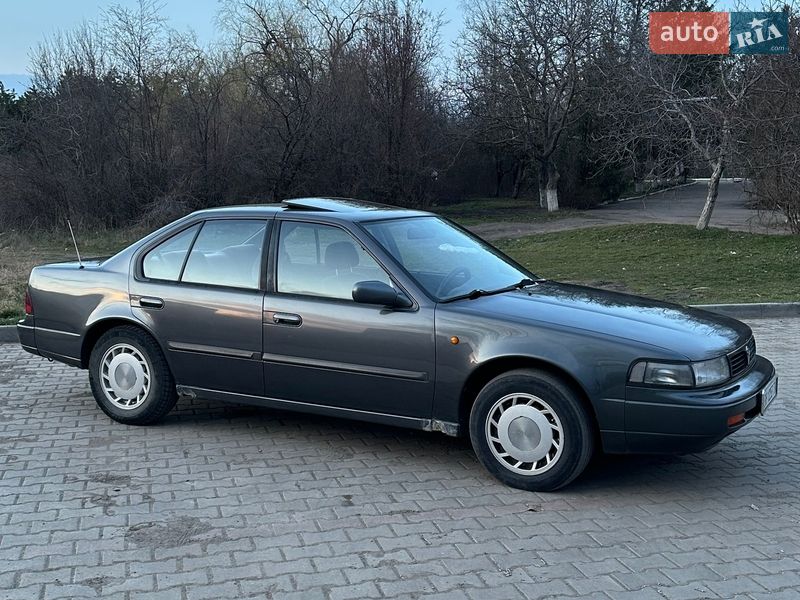 Nissan Maxima 1989