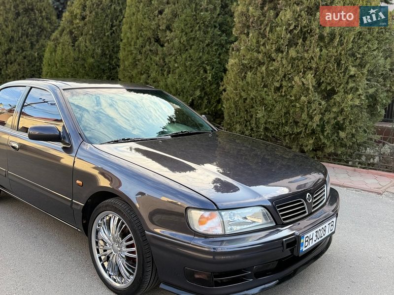 Седан Nissan Maxima 1995 в Одессе