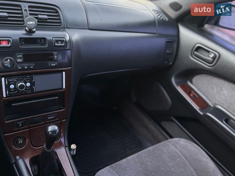 Седан Nissan Maxima 1995 в Одессе