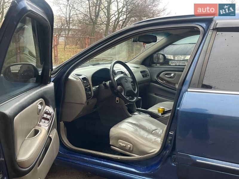 Седан Nissan Maxima 2000 в Києві