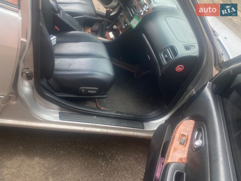 Седан Nissan Maxima 2002 в Жовтих Водах