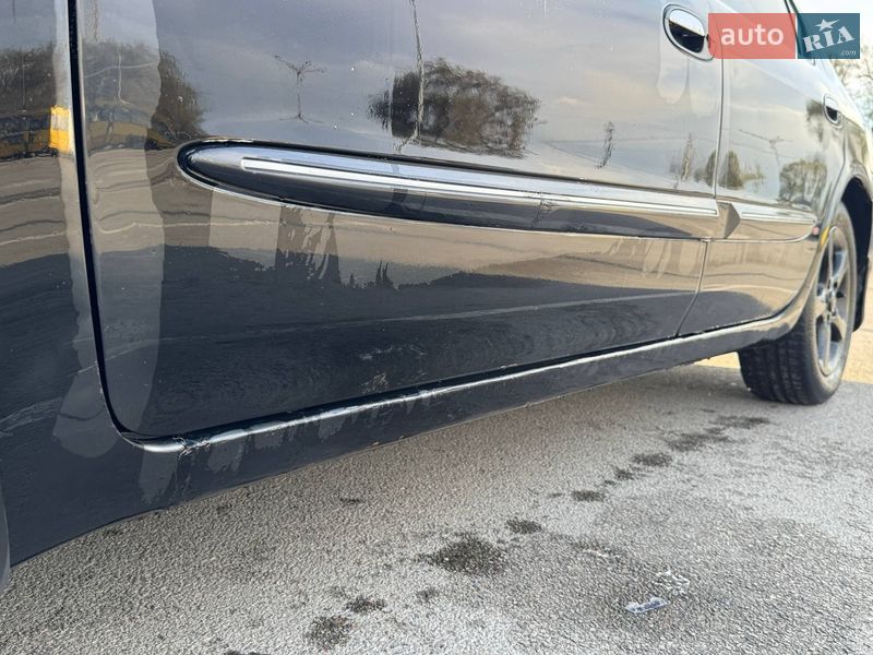 Седан Nissan Maxima 2001 в Днепре