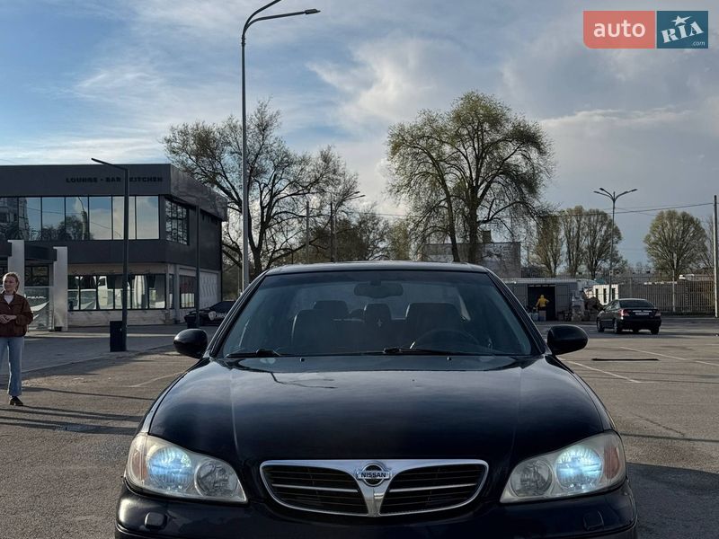 Седан Nissan Maxima 2001 в Днепре