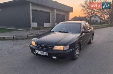 Седан Nissan Maxima 1998 в Первомайске